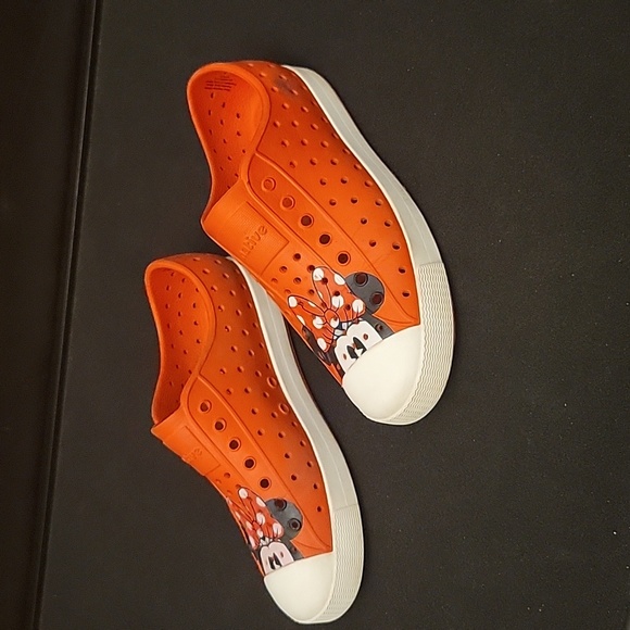 Native| Jefferson Slip on Disney Mini Mouse Shoe Size J2 - Picture 3 of 7